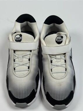 Nike Air Max Boys/Girls Running Shoes White Black Size 3Y